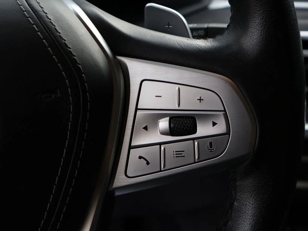 Used 2021 Black BMW xDrive40i image 57