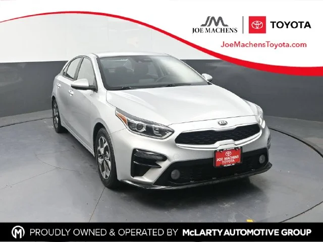 Used 2021 Silver Kia LXS image 1