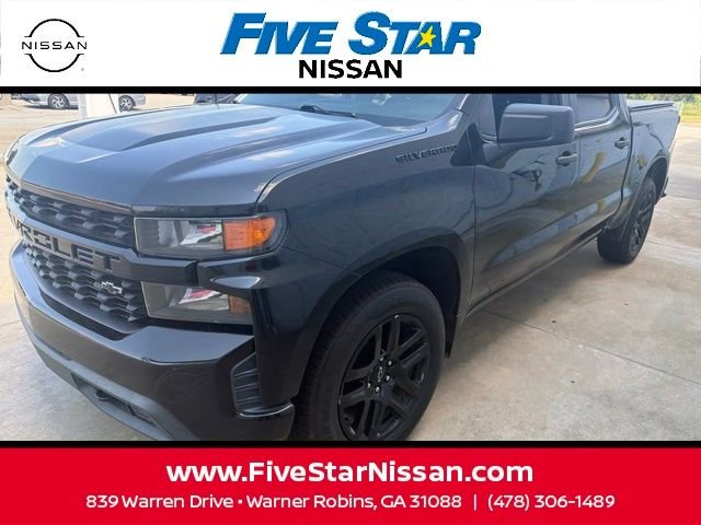 Used 2020 Black Chevrolet Custom image 17