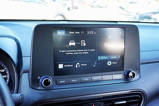 Used 2023 Green Hyundai SEL image 23