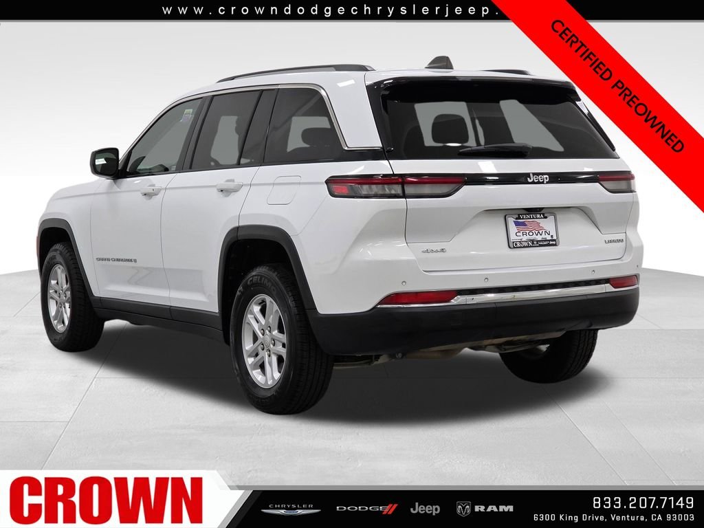 Used 2024 White Jeep Laredo image 5