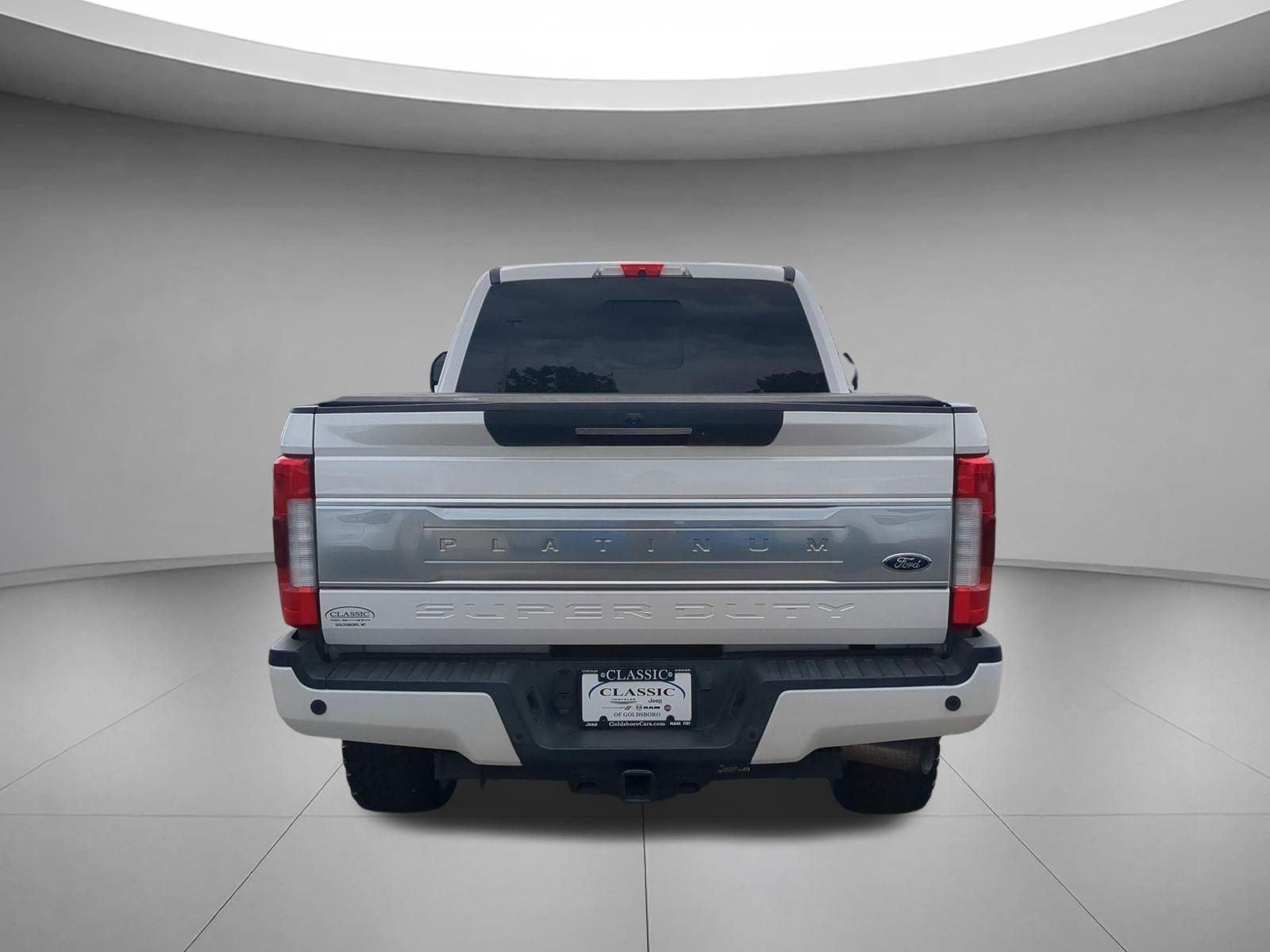 Used 2019 White Platinum Metallic Tri-Coat Ford Platinum image 4