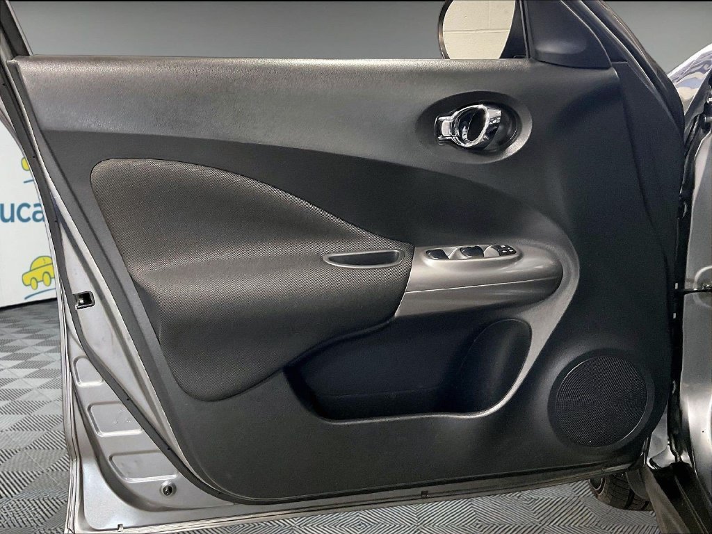 Used 2013 Gray Nissan SV image 9