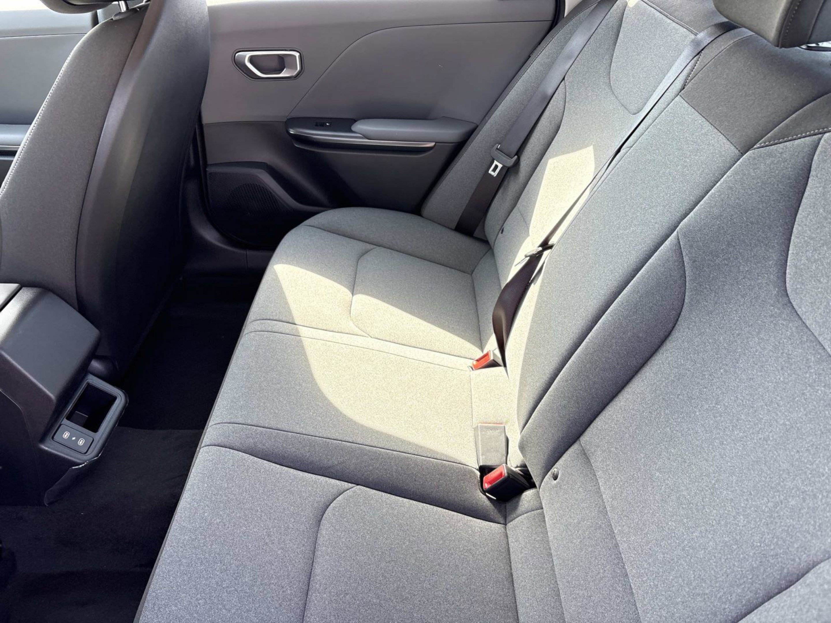 2025 Kia K4 LXS - Photo 13