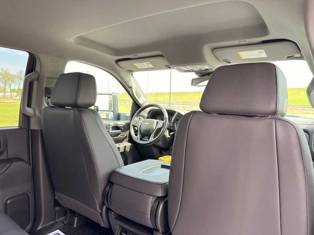New 2025 Summit White Chevrolet Work Truck image 32
