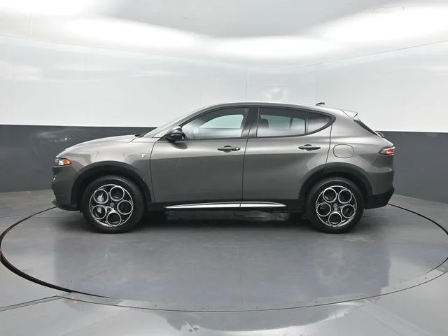Used 2024 Silver Alfa Romeo Ti image 3