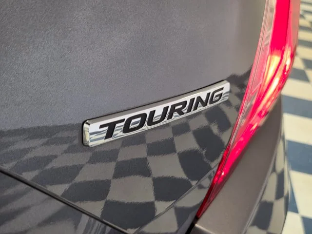 Used 2017  Honda Touring image 7