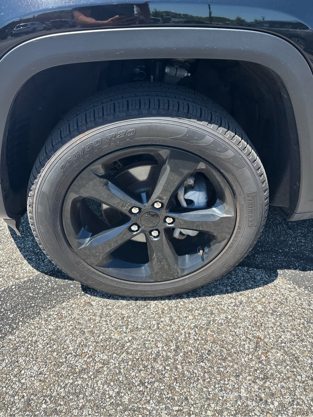 Used 2023 Diamond Black Crystal Pearlcoat Jeep Limited image 3