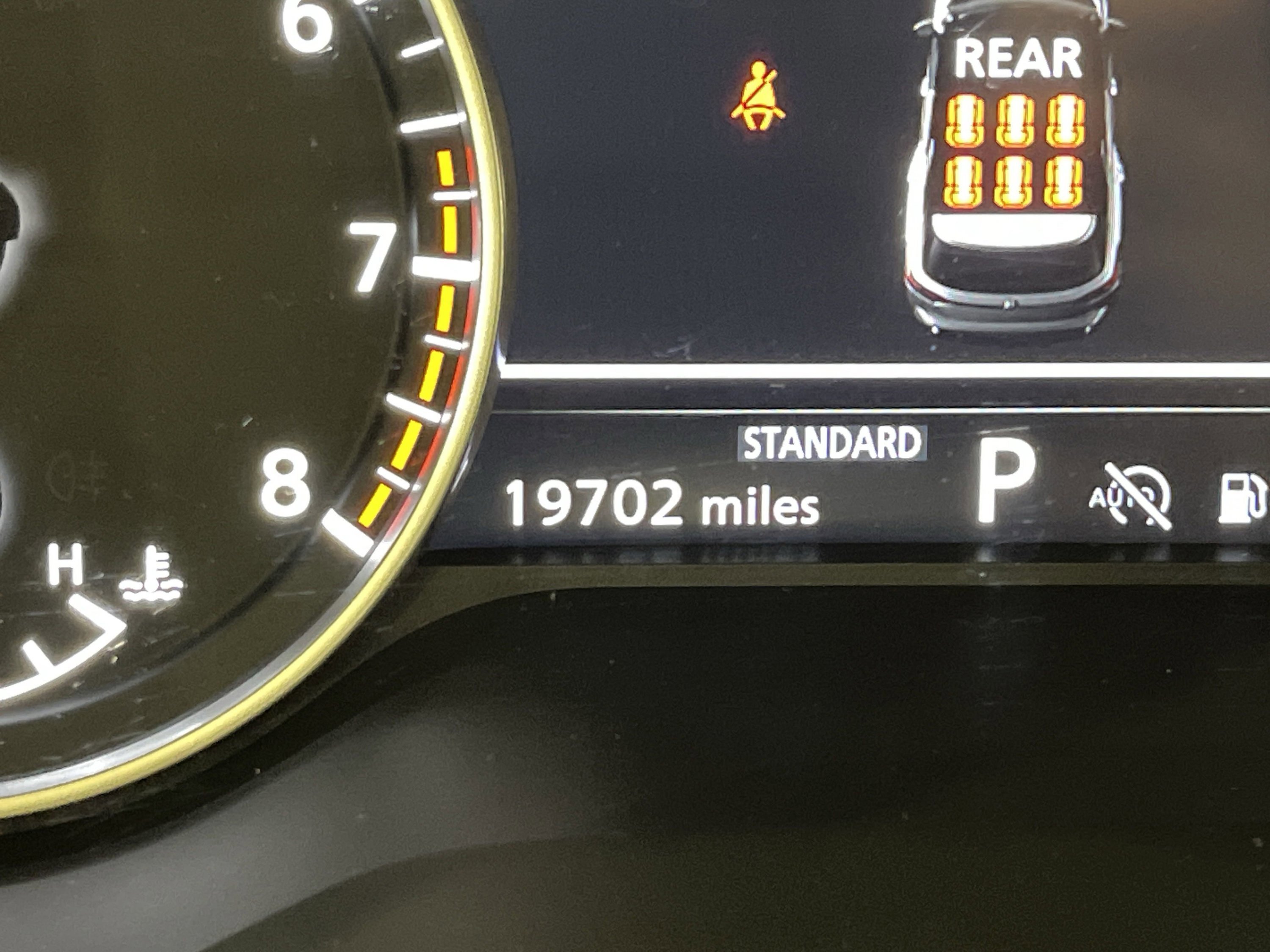 2025 Nissan Pathfinder SV - Photo 18