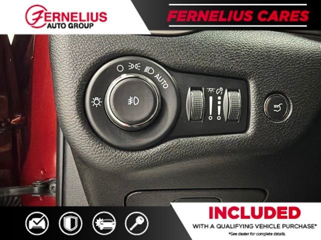 Used 2021 Red Jeep Latitude Lux image 37