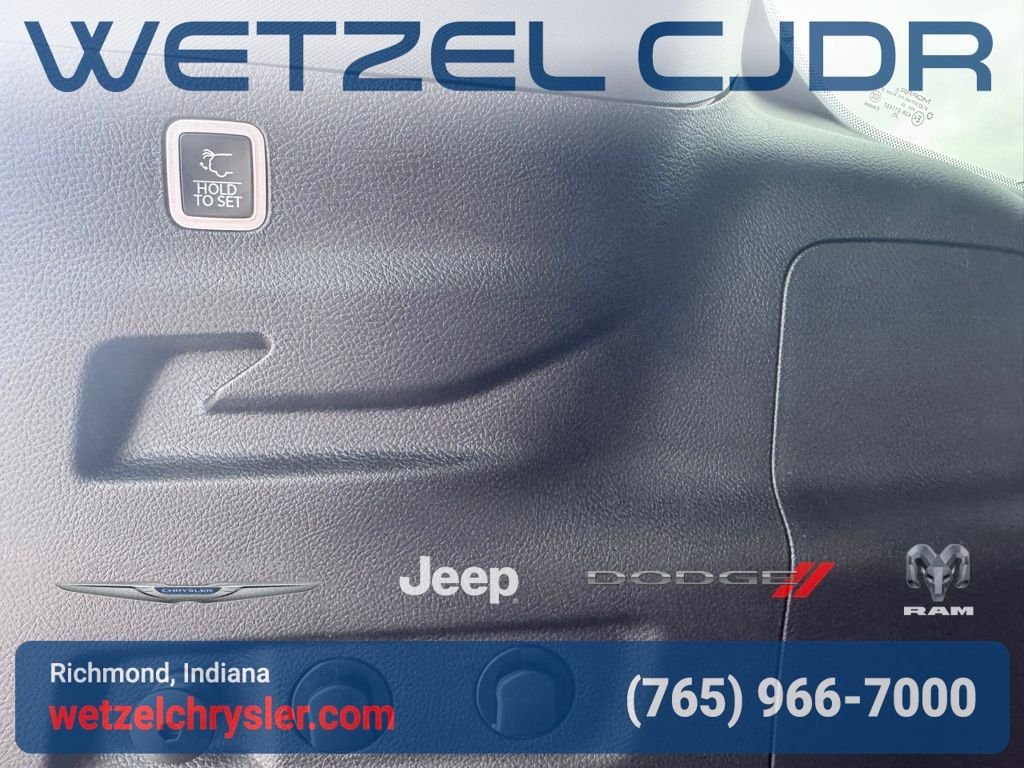 New 2026 Velvet Red Pearl-Coat Exterior Paint Jeep Limited Altitude image 44
