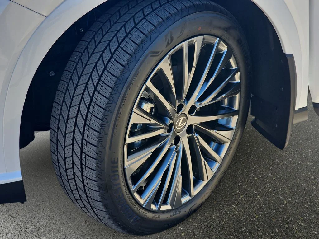 2026 Lexus RX 450h+ Luxury - Photo 33