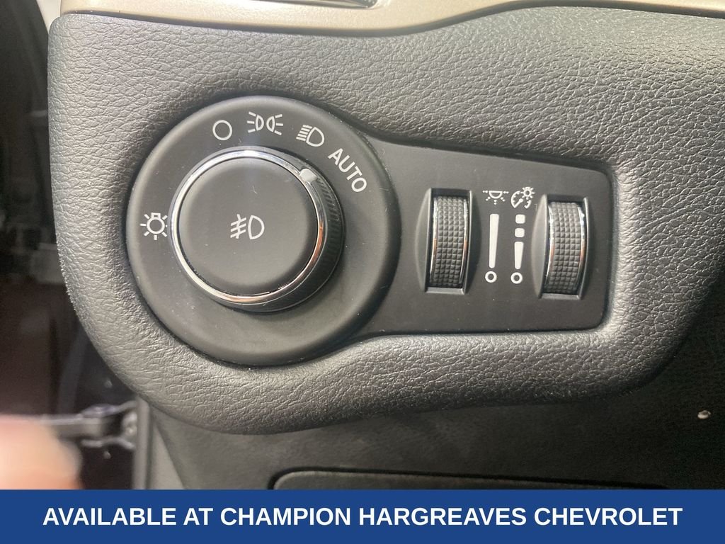 Used 2016 Brilliant Black Crystal Pearlcoat Jeep Limited image 24