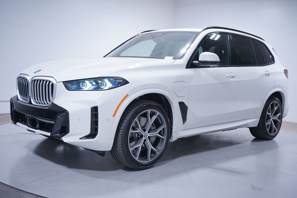 New 2026 Alpine White BMW xDrive50e image 1
