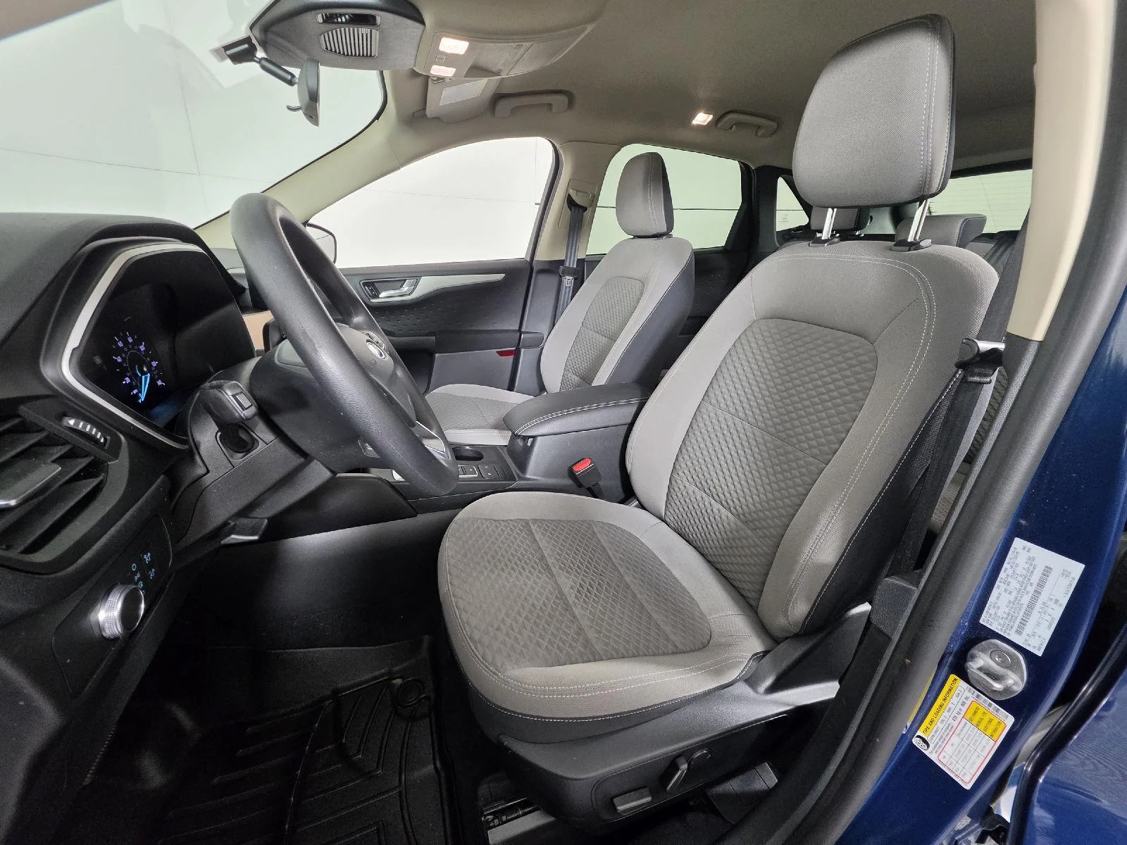 Used 2020 Ford Escape SE with VIN 1FMCU9G68LUC05574 for sale in Canandaigua, NY