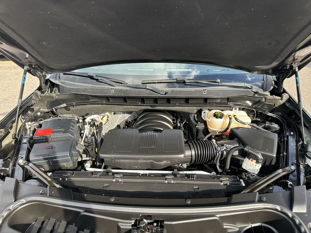 Used 2024 Black Chevrolet Premier image 34