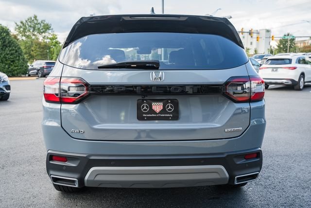 Used 2025 Sonic Gray Pearl Honda Touring+ image 6