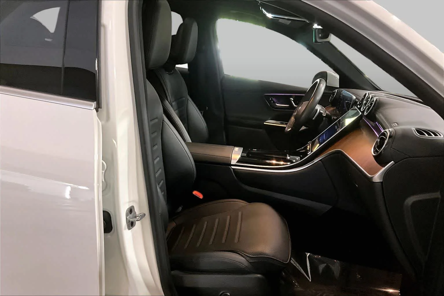 Certified Used 2024 Polar White Mercedes-Benz GLC 300 image 8