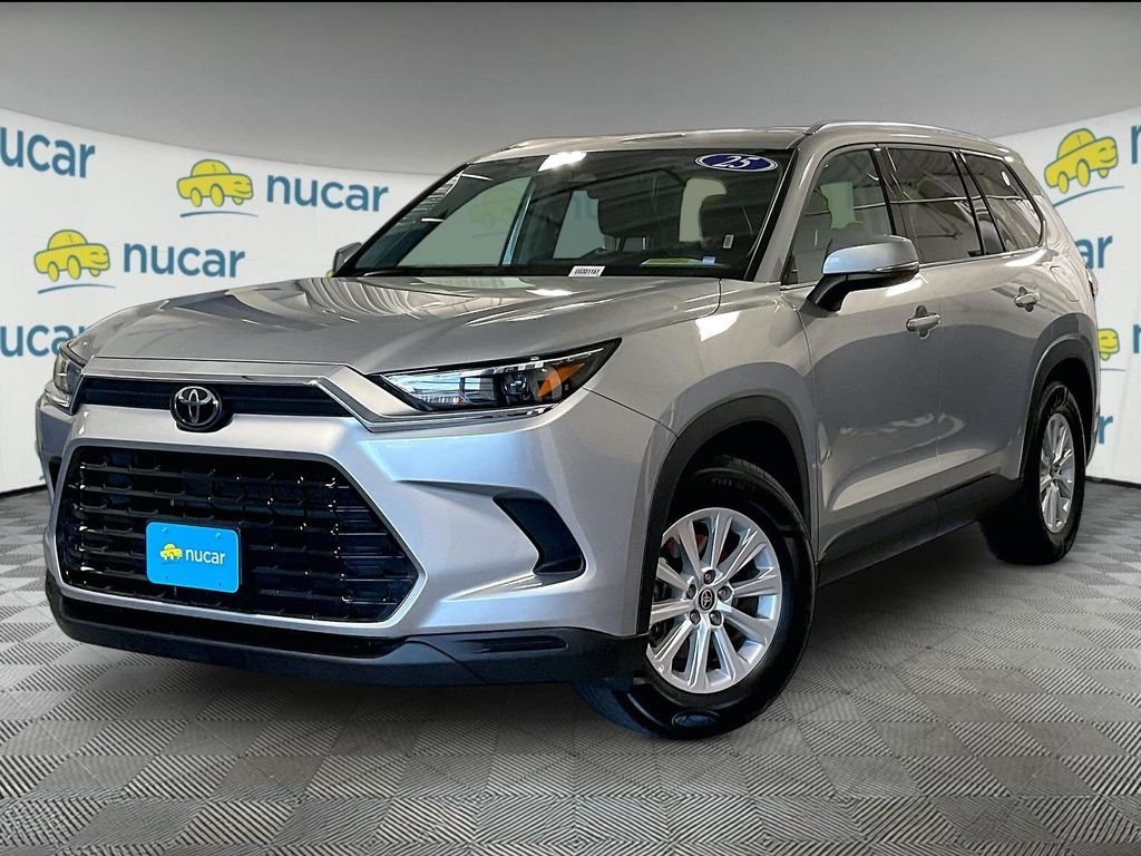 Certified Used 2025 Silver Toyota XLE image 3