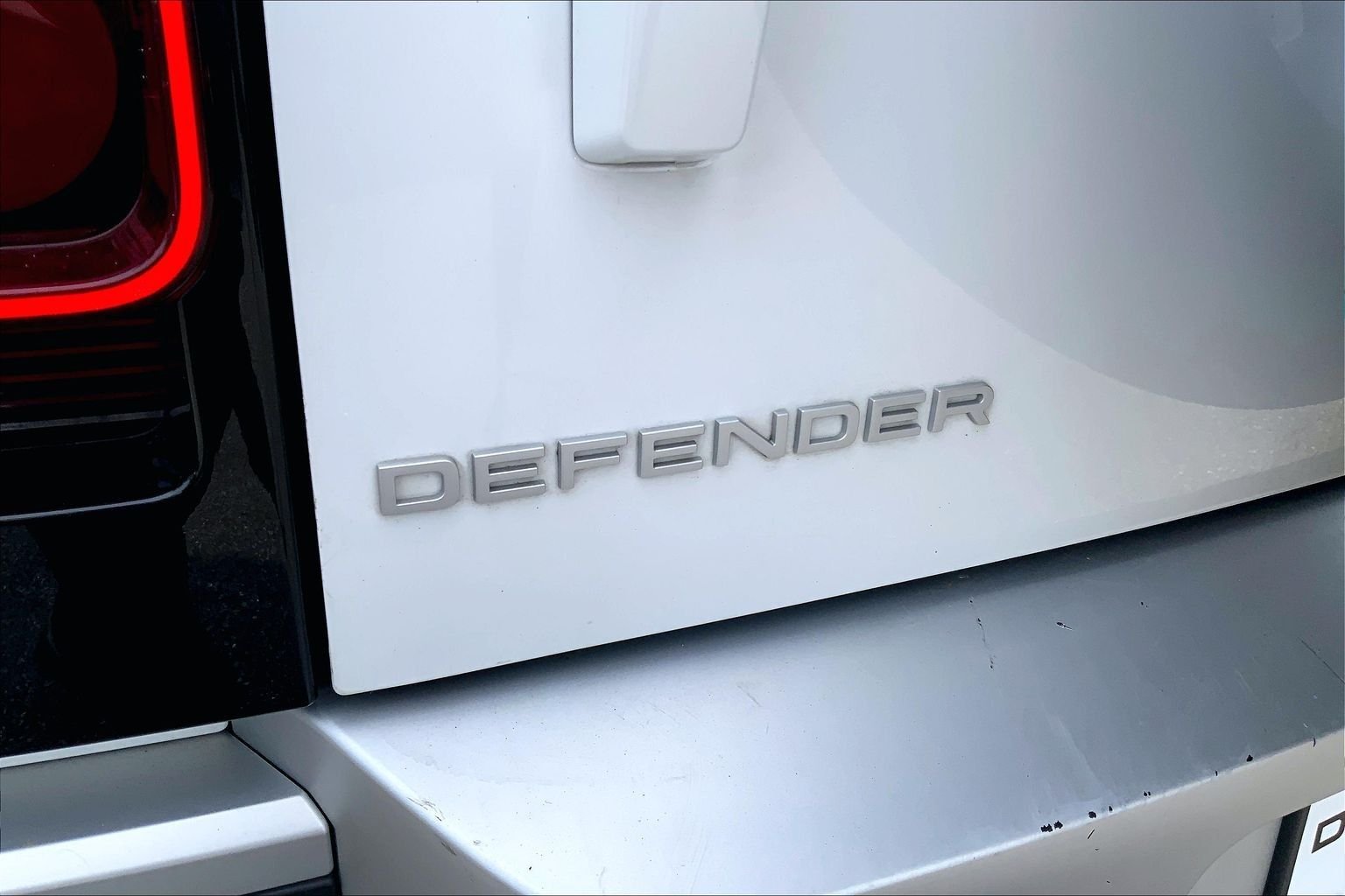 Used 2024 Fuji White Land Rover S image 9