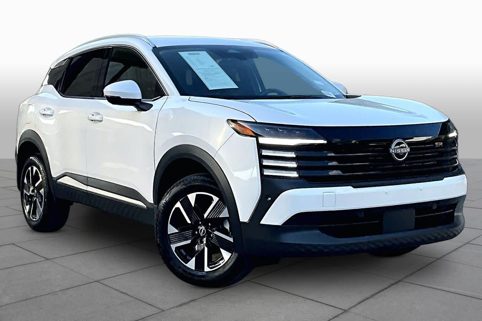 Certified Used 2025 Aspen White Tricoat Nissan SR image 3