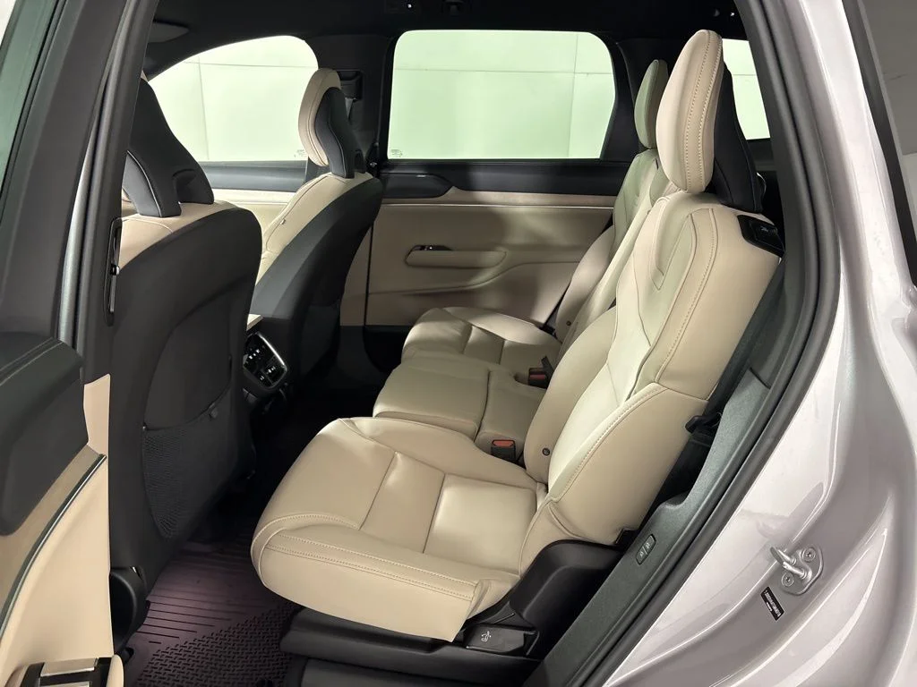 New 2026 Denim Blue Metallic Volvo Plus image 21
