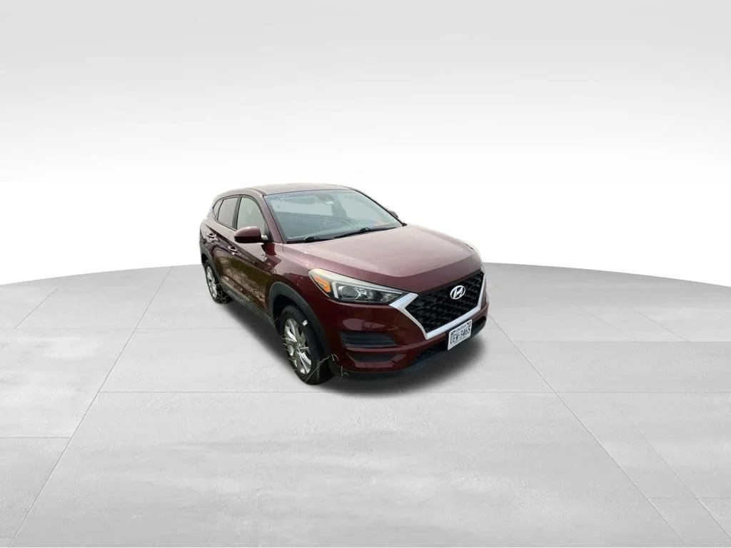 Used 2019 Red Hyundai SE image 17