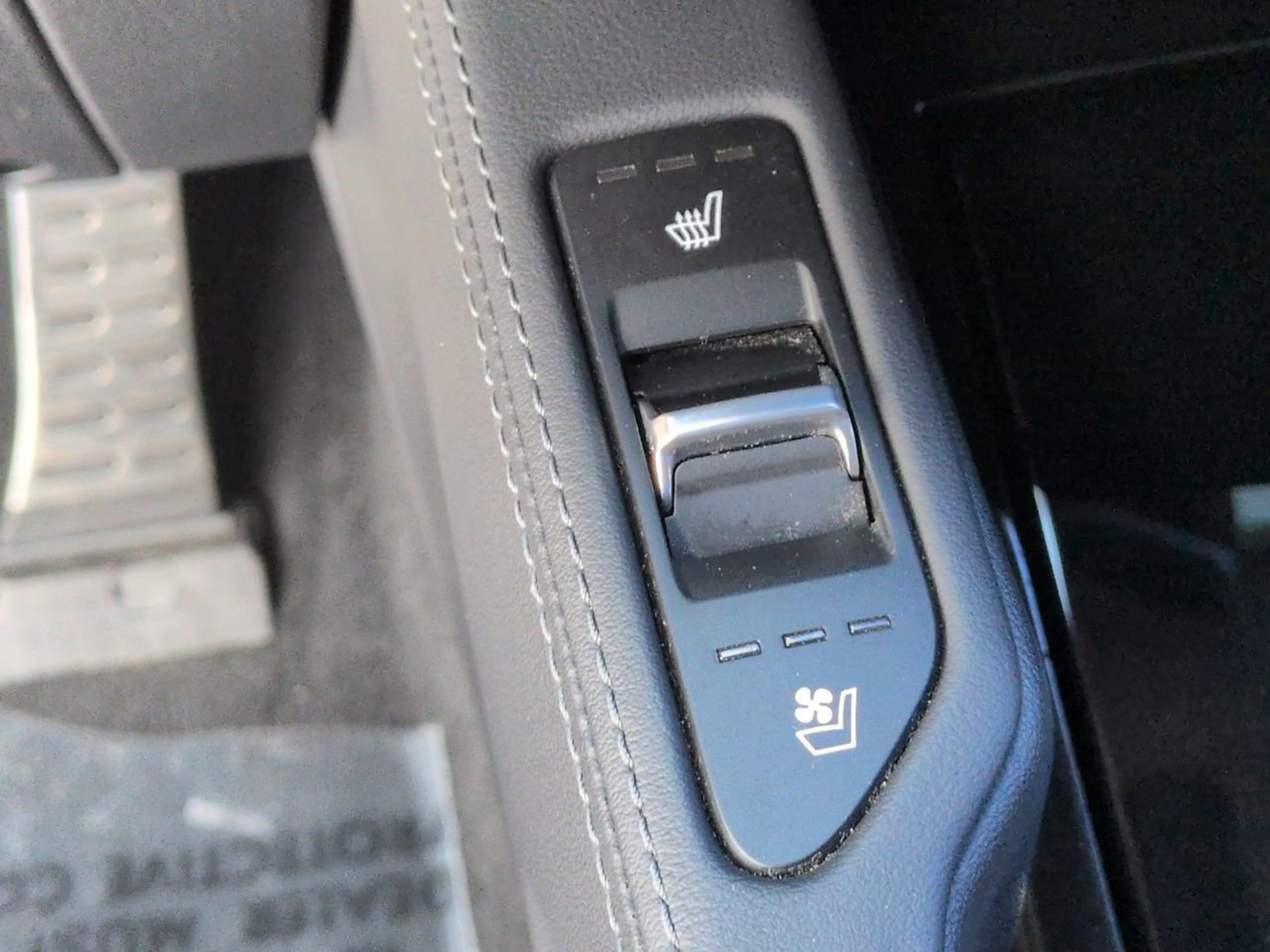 Certified Used 2022 Wolf Gray Kia SX image 25