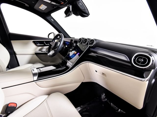 Certified Used 2025 White Mercedes-Benz GLC 300 image 29