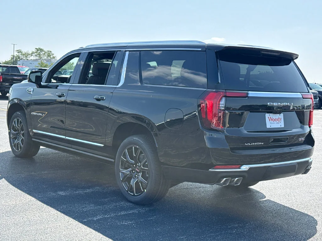 2026 GMC Yukon XL Denali - Photo 8