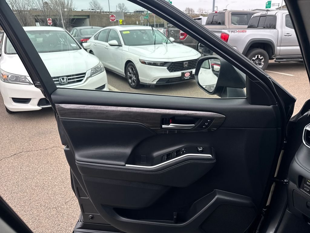 Used 2023 Gray Toyota Platinum image 37