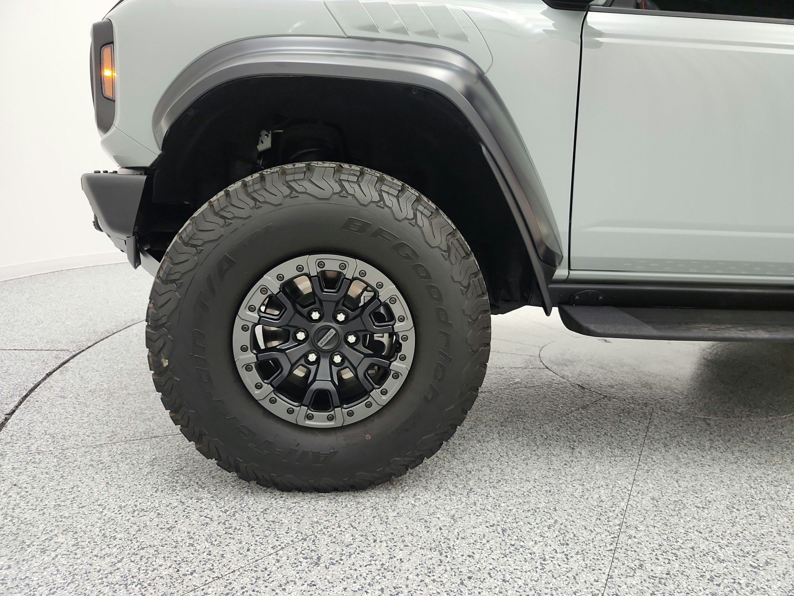 Used 2022 Cactus Gray Ford Raptor 4 Door Advanced 4x4 image 21