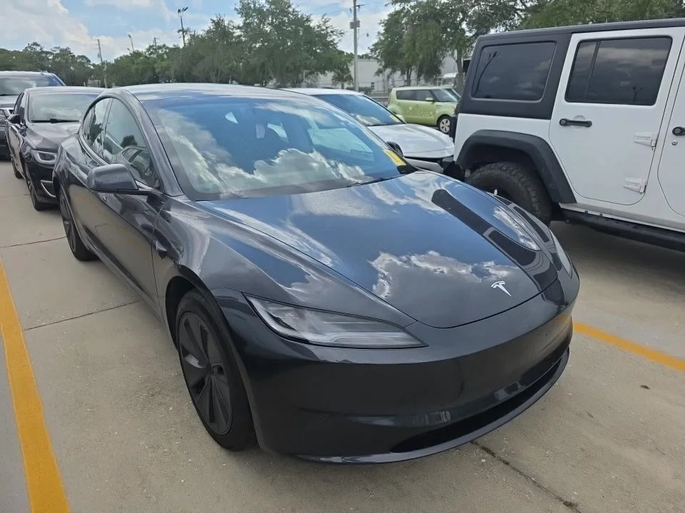 Used 2025  Tesla Long Range image 3