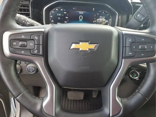 Used 2025 Summit White Chevrolet LT image 12