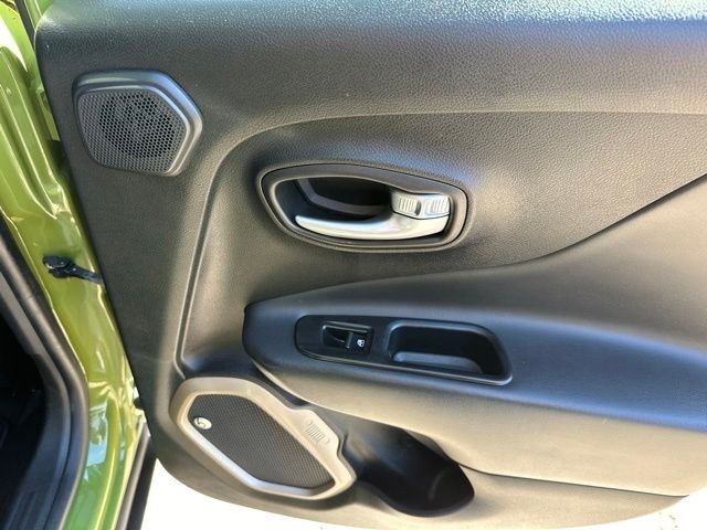 Used 2016 Jungle Green Jeep Latitude image 22