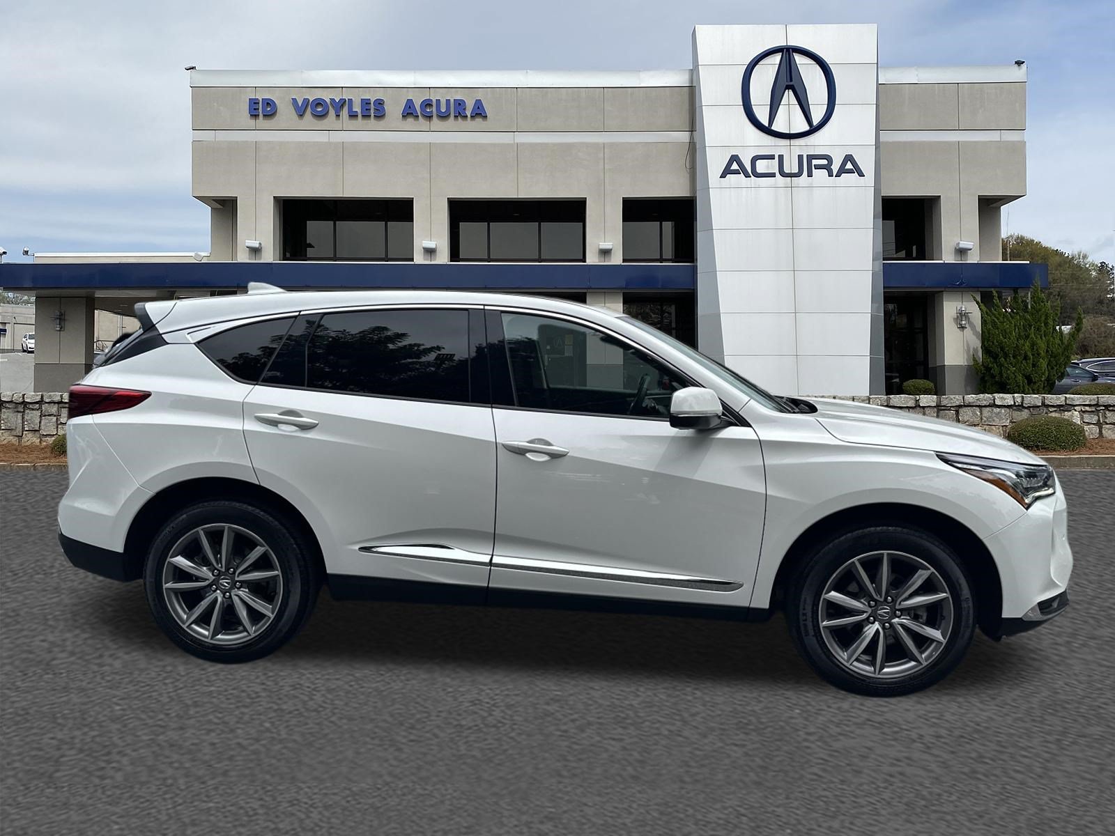 Certified Used 2023 Platinum White Pearl Acura w/Technology Package image 4