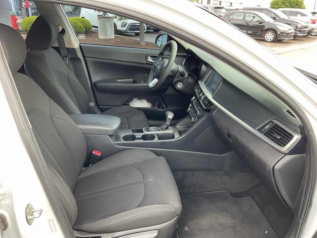 Used 2020 Snow White Pearl Kia LX image 11