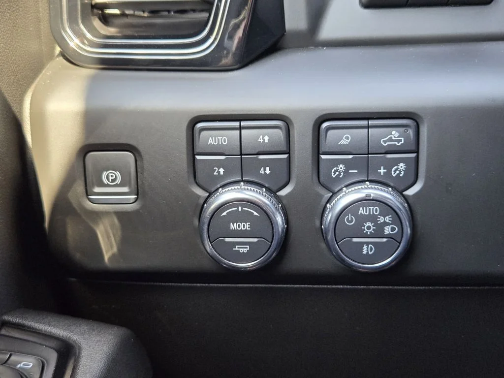 2024 GMC Sierra 2500HD AT4 - Photo 25