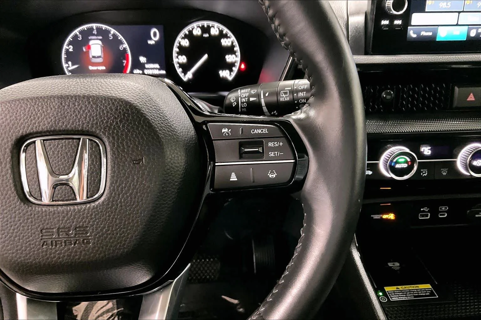Used 2025 Solar Silver Metallic Honda EX-L image 25