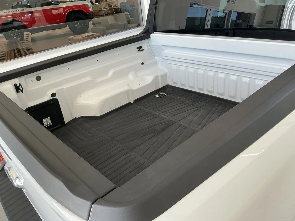 Used 2022 Oxford White Ford XLT image 35