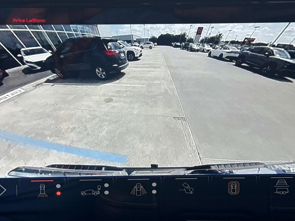Used 2025 Summit White GMC AT4X image 25