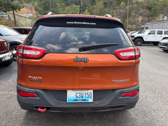 Used 2015 Orange Jeep Trailhawk image 4