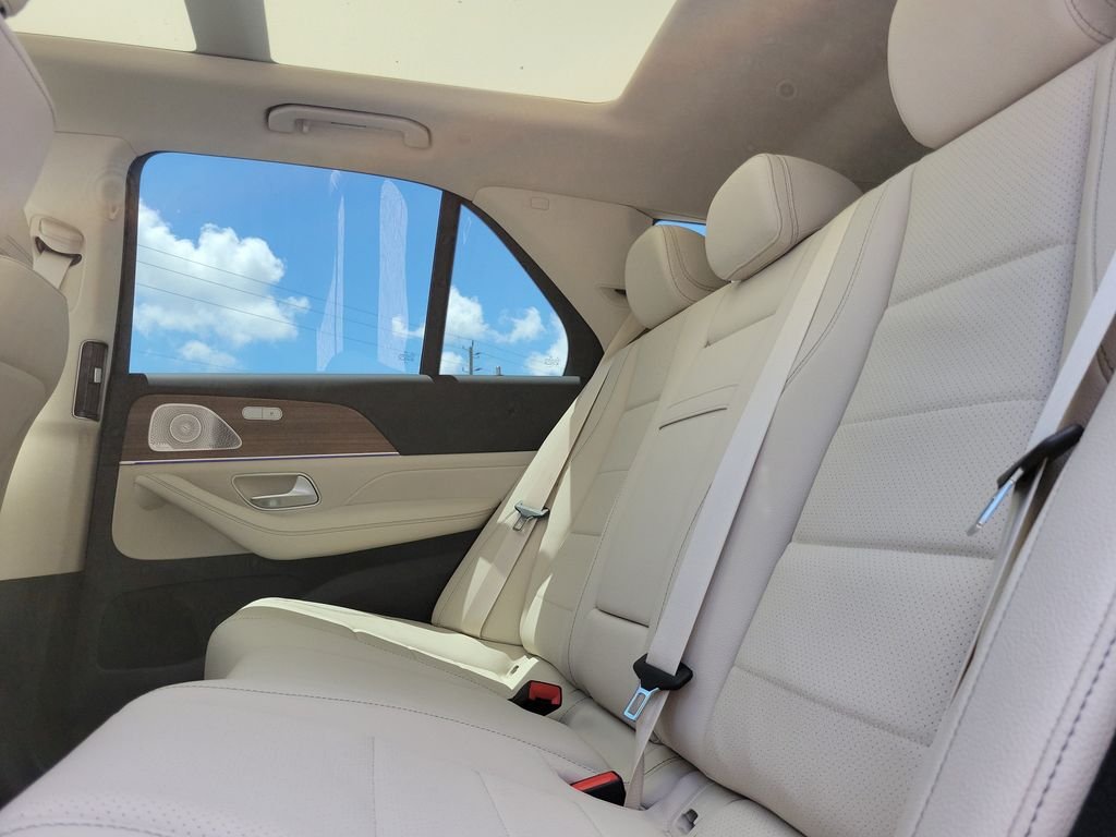 New 2026 Polar White Mercedes-Benz GLE 350 image 9