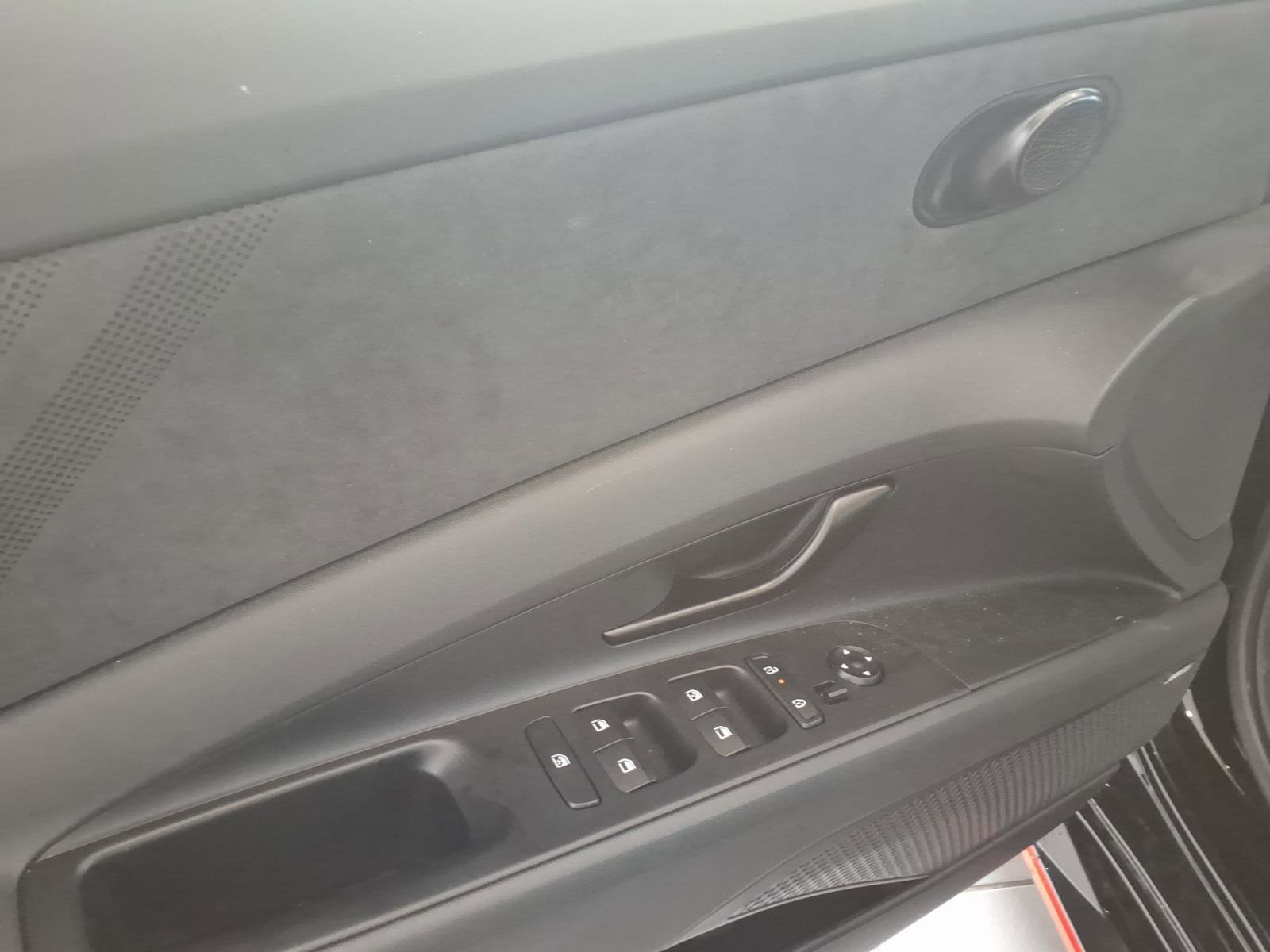 Certified Used 2025 Abyss Black Hyundai Base image 12