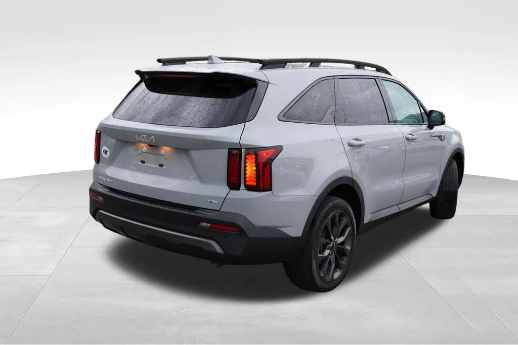 Used 2023 Wolf Gray Kia X-Line EX image 3