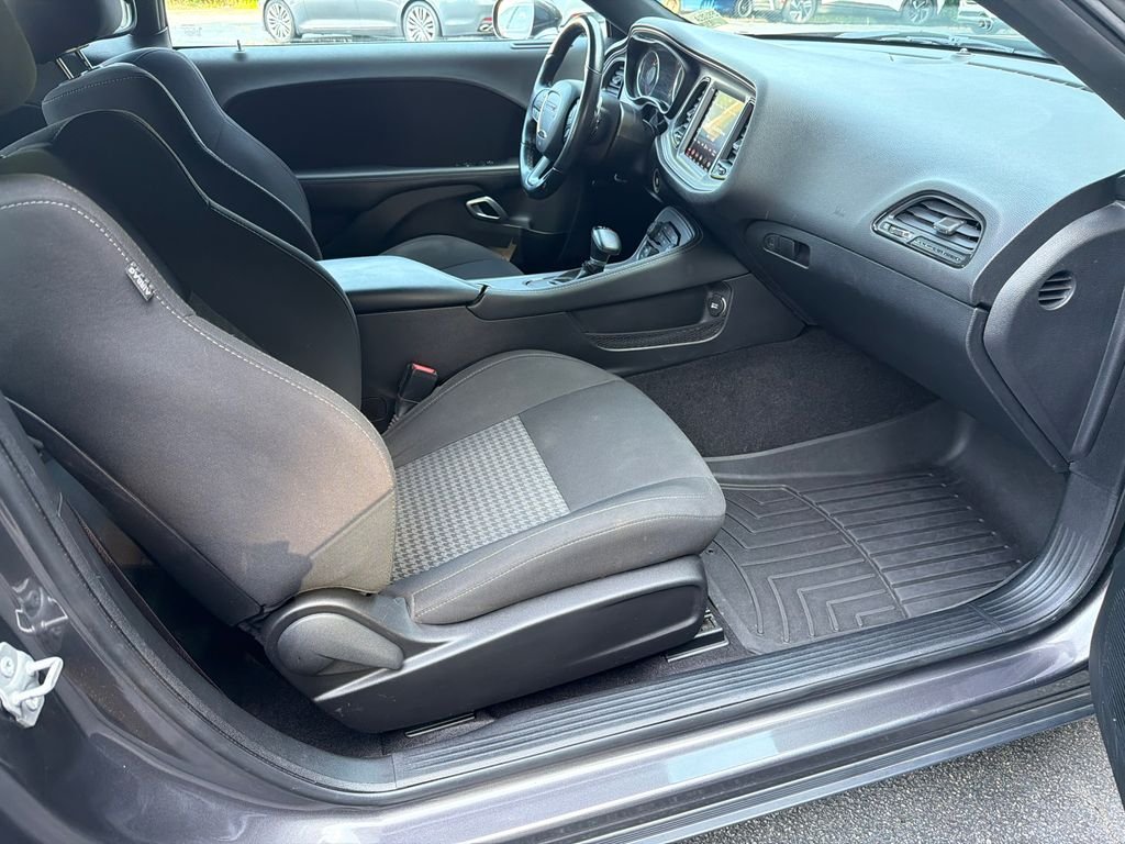 2023 Dodge Challenger R/T - Photo 13