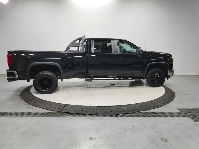 Used 2022 Black Chevrolet LT image 8