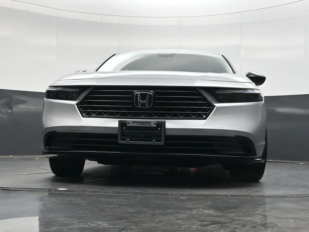 Used 2024 Solar Silver Metallic Honda Sport-L image 32