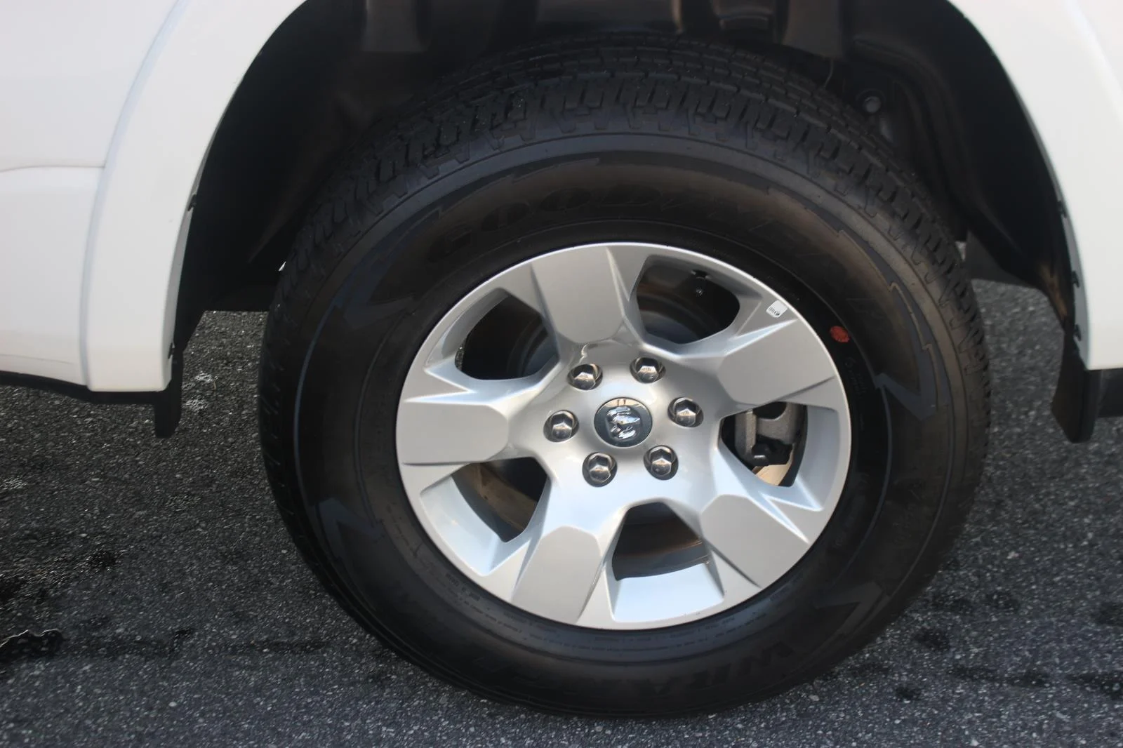 Used 2025 White Ram Big Horn image 33