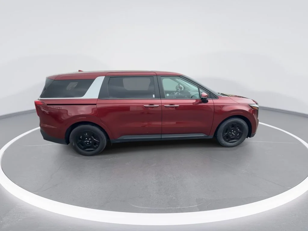 Used 2025 Red Kia LXS image 9
